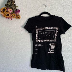Twenty one pilots tee